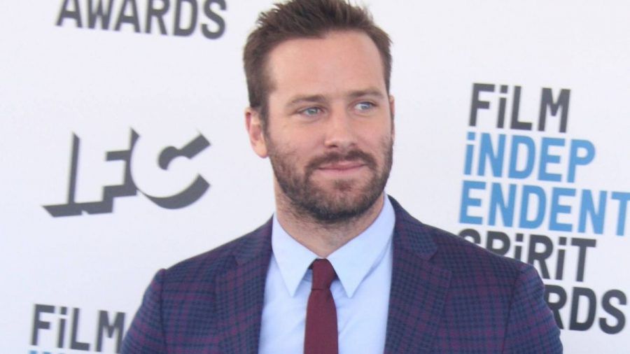 Armie Hammer erstmals nach Kannibalismus-Vorwürfen gesichtet!