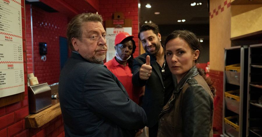 Erichsen (Armin Rohde) und Tülay Yildirim (Idil Üner) im Burger-Restaurant