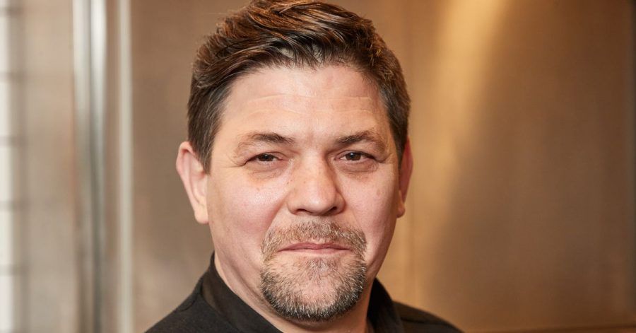 Fernsehkoch Tim Mälzer in der Küche seines Restaurants ««Die Gute Botschaft»» in Hamburg.