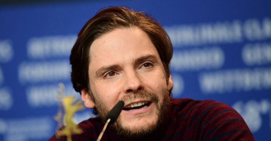 Thriller an der Kneipentheke: Daniel Brühl führt jetzt auch Regie.