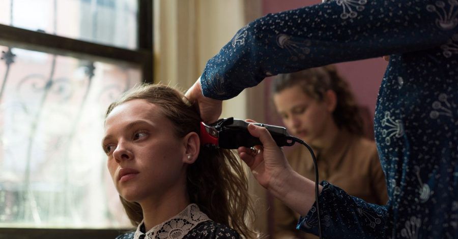 Shira Haas als Esther Shapiro in einer Szende der deutschen Serie «Unorthodox».