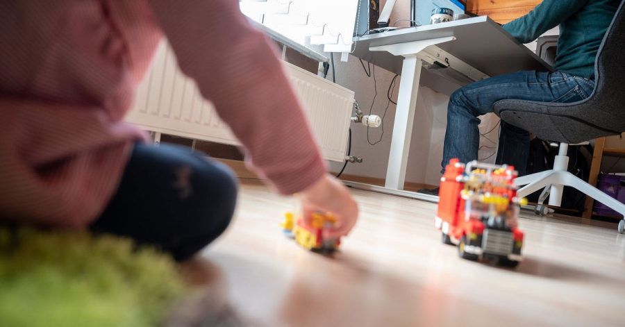 Laut einer Studie der Hans-Böckler-Stiftung ist der zweiter Lockdown für noch mehr Familien eine starke Belastung als der erste.