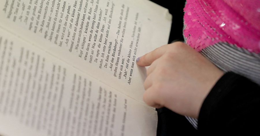 Ein «Nationaler Lesepakt» will erreichen, dass alle Kinder in Deutschland flüssig lesen lernen.