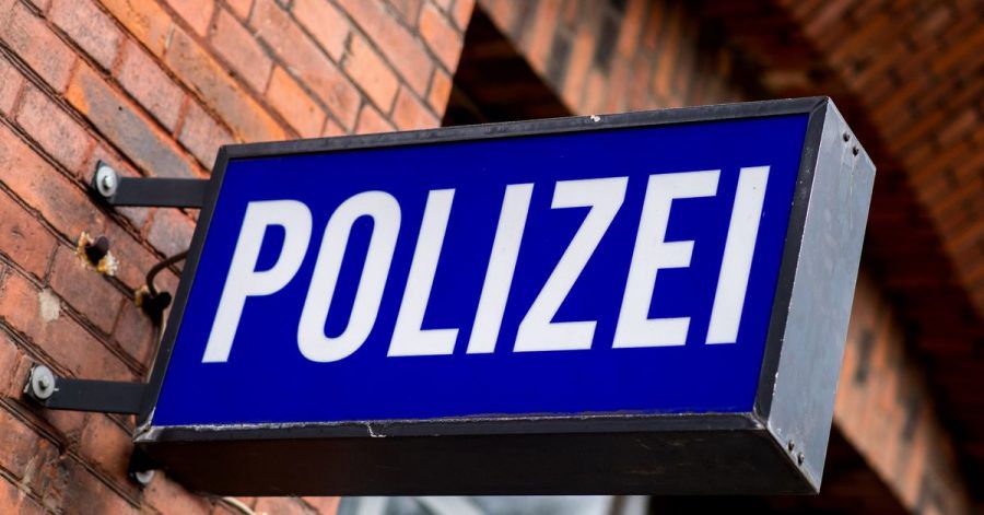 Ein 19-Jähriger, der im Gewahrsam der Polizei Delmenhorst zusammengebrochen war, ist im Krankenhaus gestorben. (Symbolbild)
