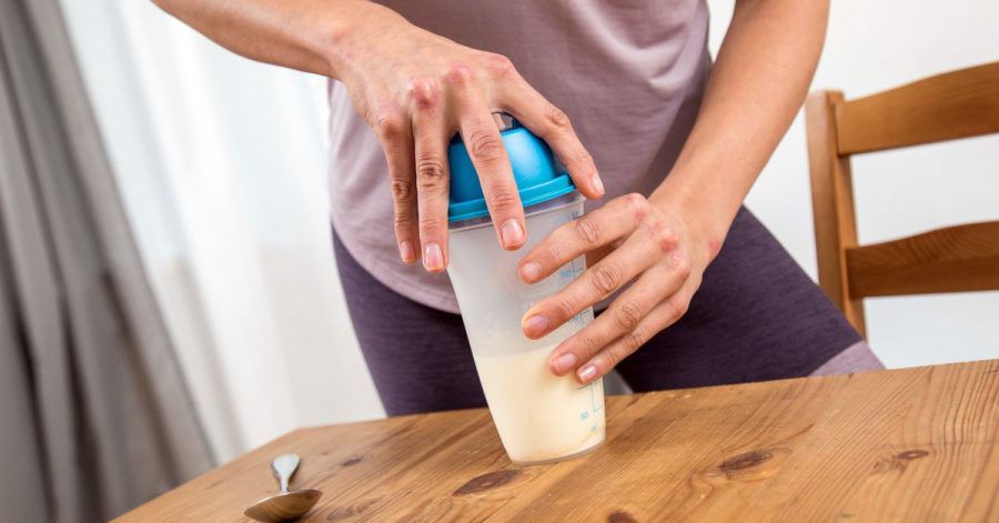 Mit Wasser mischen und fertig: Trinkmahlzeiten in Pulverform sind schnell zubereitet.