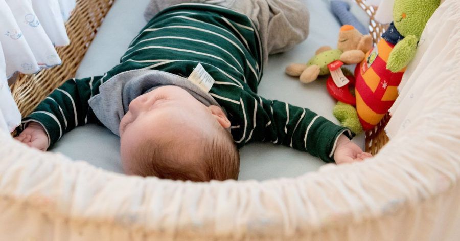 Sie sind so süß, wenn sie schlummern: Wenn Babyschlaf für Eltern ein belastendes Thema ist, kann vielleicht ein Schlafcoaching die rettende Lösung sein.