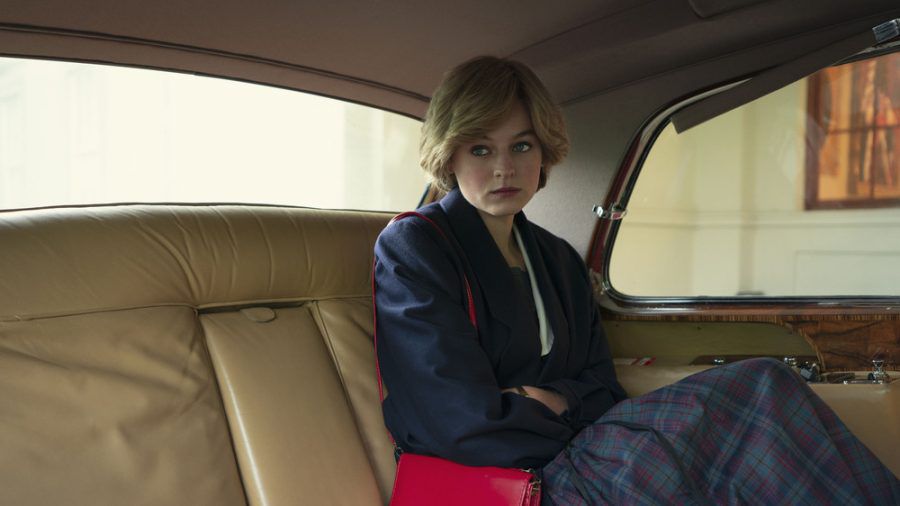 Emma Corrin sieht Prinzessin Diana in "The Crown" zum Verwechseln ähnlich. (stk/spot)