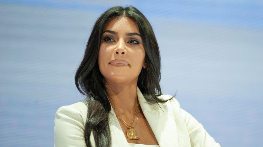 Kim Kardashian wohnt in Hidden Hills mit Sicherheitspersonal. (cos/spot)