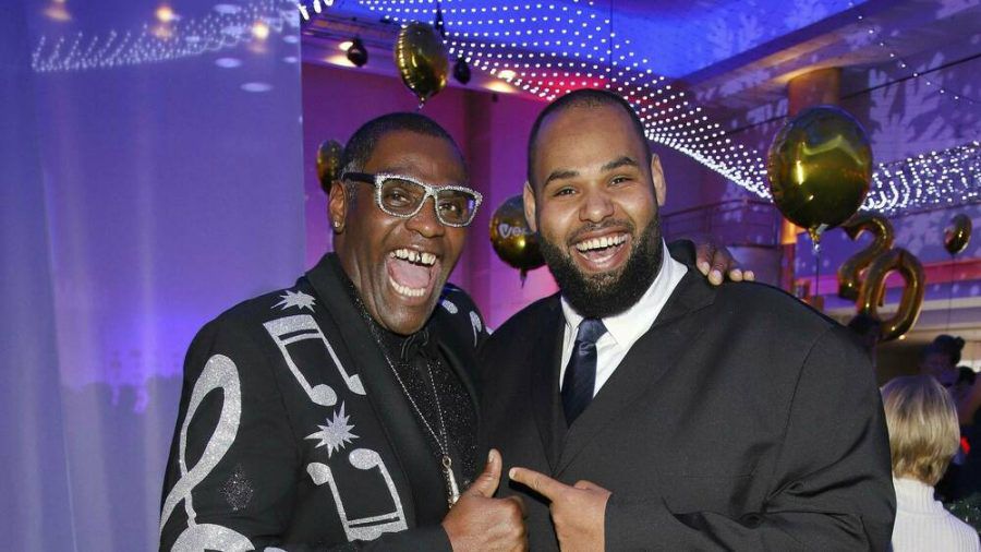 Alphonso Williams an der Seite seines Sohns Raphael (stk/spot)