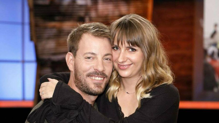 Gerald und Anna Heiser sind total vernarrt in ihr Baby. (ili/spot)