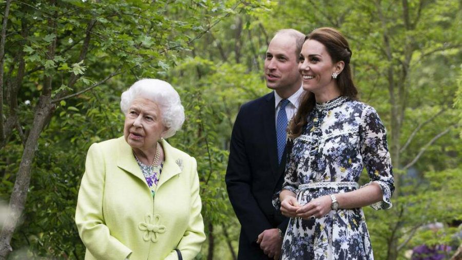 Royales Dreamteam: Queen Elizabeth II., ihr Enkel Prinz William und dessen Ehefrau Herzogin Kate (ili/spot)
