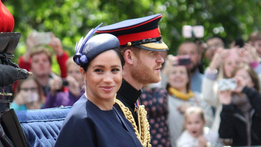 Die britische Presse spricht davon, dass Harrys und Meghans Interview "Schockwellen" ausgelöst hat (wue/spot)
