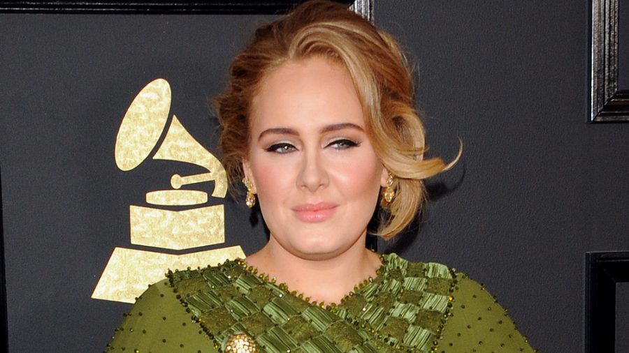 Adele bei einem Grammy-Auftritt (hub/spot)