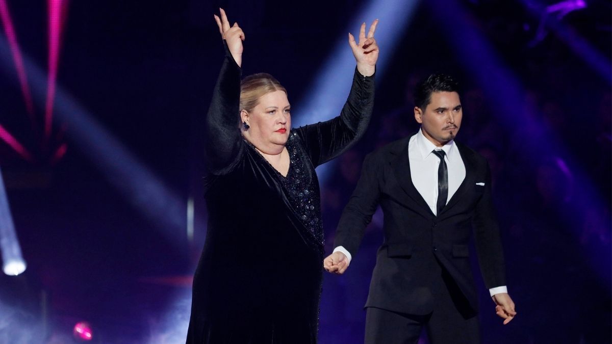 Video: Ex-„Let's Dance"-Star Ilka Bessin begeistert Fans ...