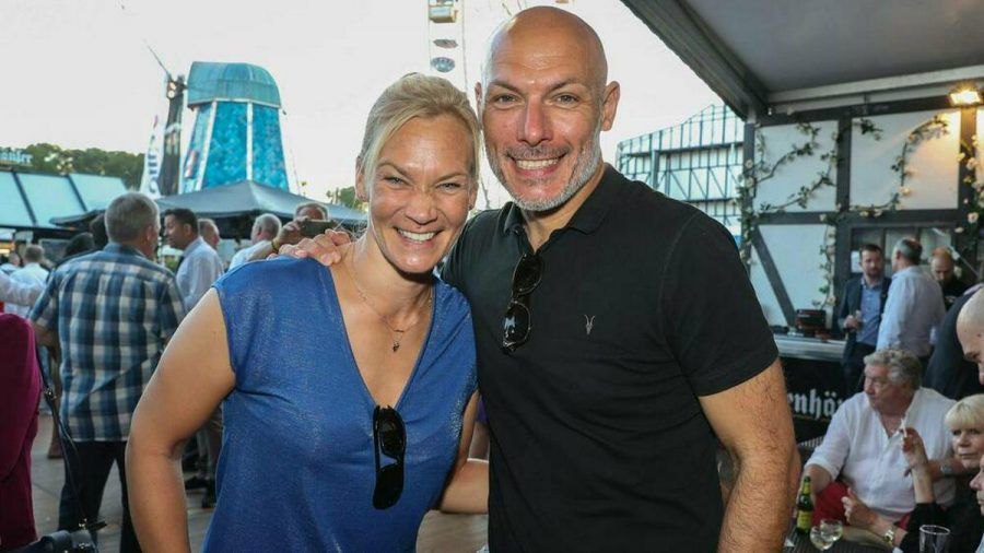 Bibiana Steinhaus und Ehemann Howard Webb bei einer Veranstaltung 2018. (jru/spot)