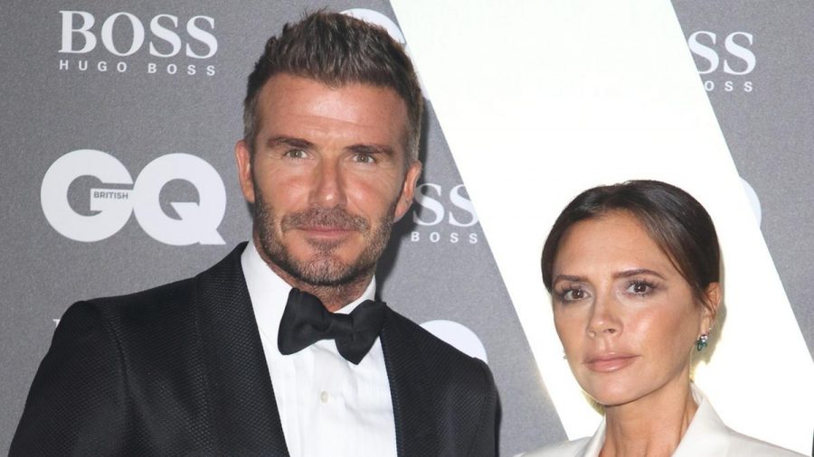 David und Victoria Beckham sind angeblich wieder auf ihrem Anwesen in den Cotswolds angekommen. (tae/spot)