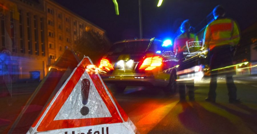 Bei Unfällen mit einem Fußgänger haften Autofahrer aufgrund der Betriebsgefahr des Autos meist mit. Doch unter bestimmten Voraussetzungen kann der Fußgänger allein verantwortlich sein.