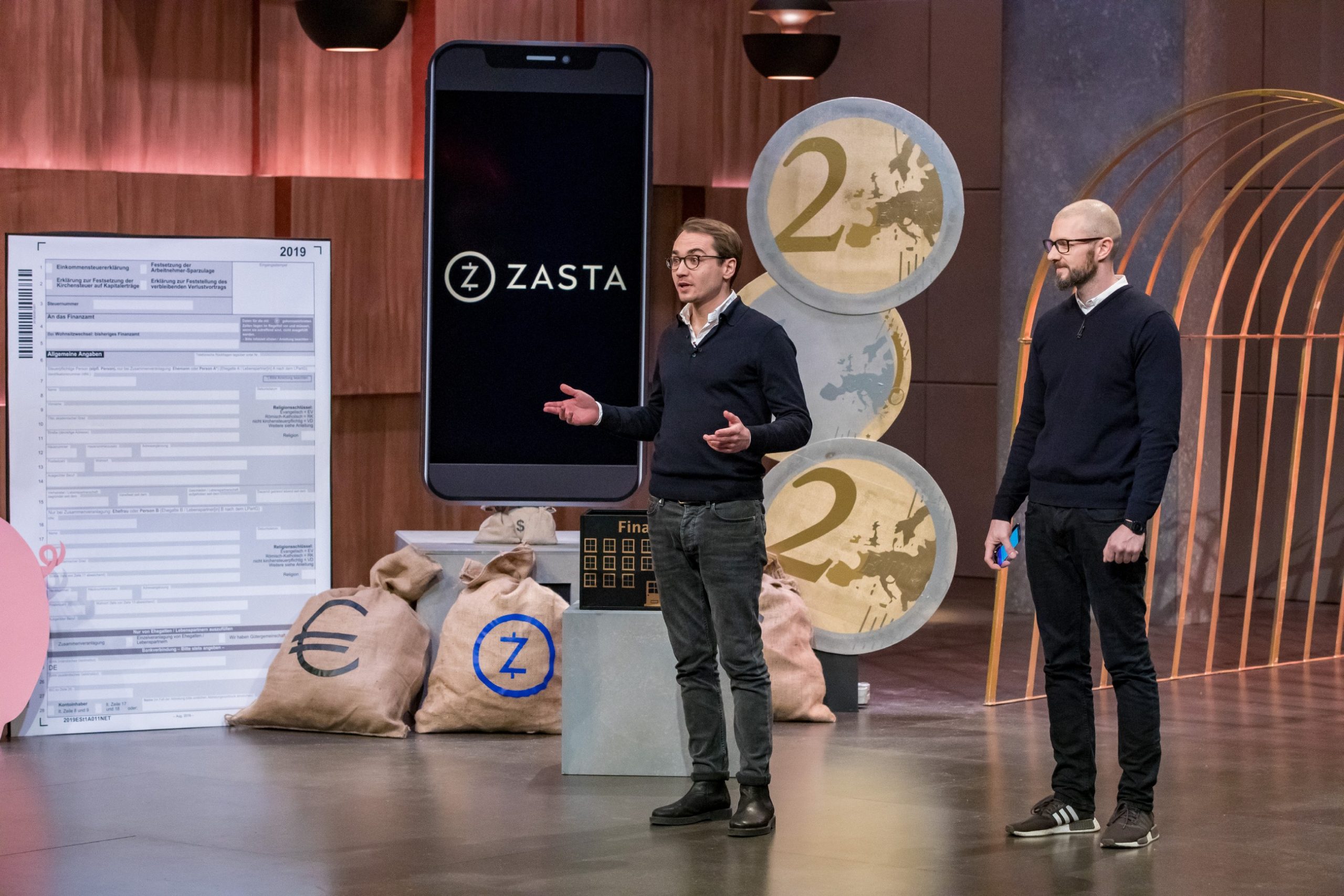 „Die Höhle der Löwen“(5): Pfandflaschen-Trage Steuer-App & veganes Ei