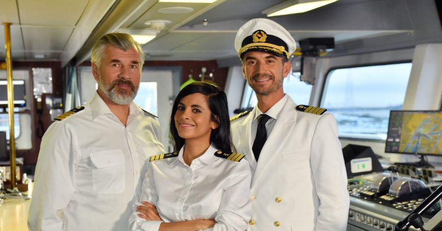 Auf großer Fahrt: Dr. Delgado (Collien Ulmen-Fernandes), Kapitän Max Parger (Florian Silbereisen, r) und Staffkapitän Martin Grimm (Daniel Morgenroth).