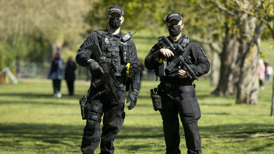 Bewaffnete Polizisten in Windsor (wue/spot)