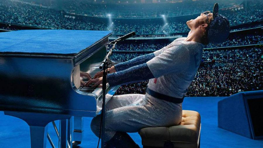 Taron Egerton liefert als junge Version von Sir Elton John ein buntes Spektakel ab. (jkl/spot)