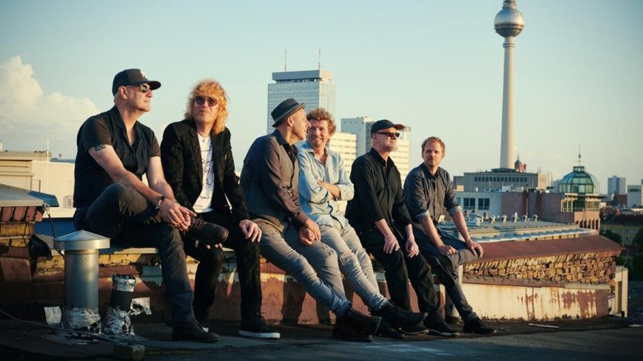 Kai Wingenfelder, Christof Stein-Schneider, Thorsten Wingenfelder, Rainer Schumann, Gero Drnek und Christian Decker (v.li.) kehren mit neuer Musik zurück. (tae/spot)