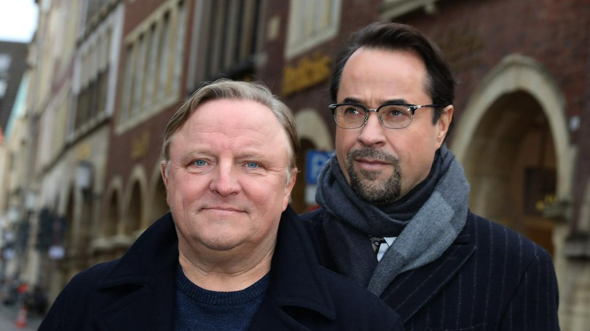 Axel Prahl und Jan Josef Liefers verlängern beim Münster ...