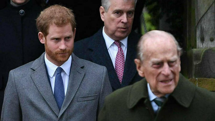 Prinz Harry (li.) wird Prinz Philip "schmerzlich vermissen". (cos/spot)