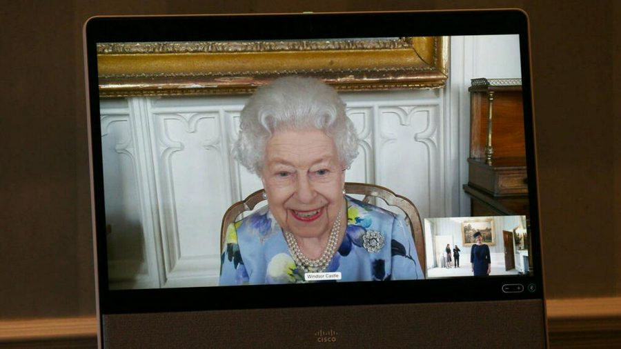 Queen Elizabeth II. während eines Termins am 27. April (wue/spot)