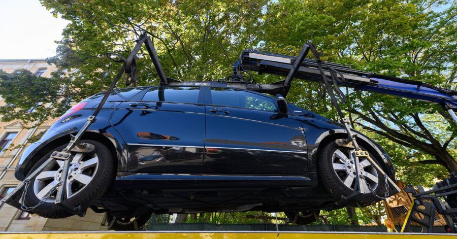 Da hängt der Schatz am Haken - wer nicht der Halter ist, aber dieses Auto gefahren hat und es nun gerne auslösen will, braucht eine Vollmacht.