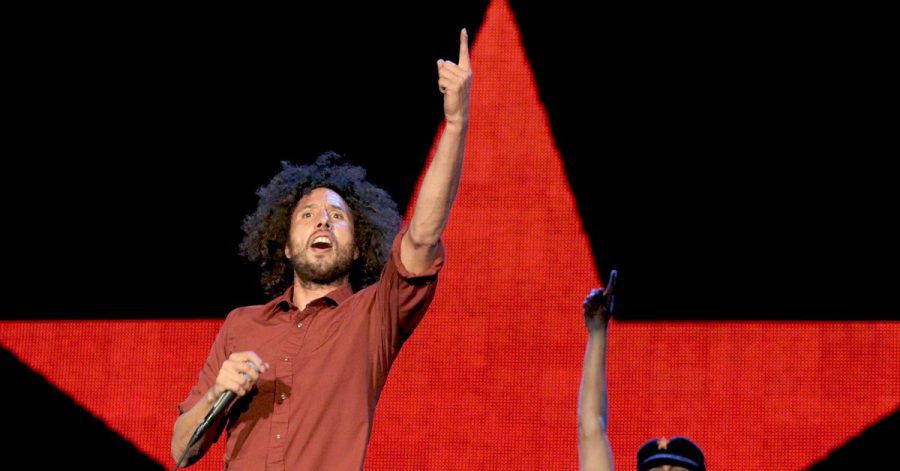 Die US-Band «Rage Against The Machine» mit dem Sänger Zack de la Rocha (l) und dem Gitarristen Tom Morello (2010).
