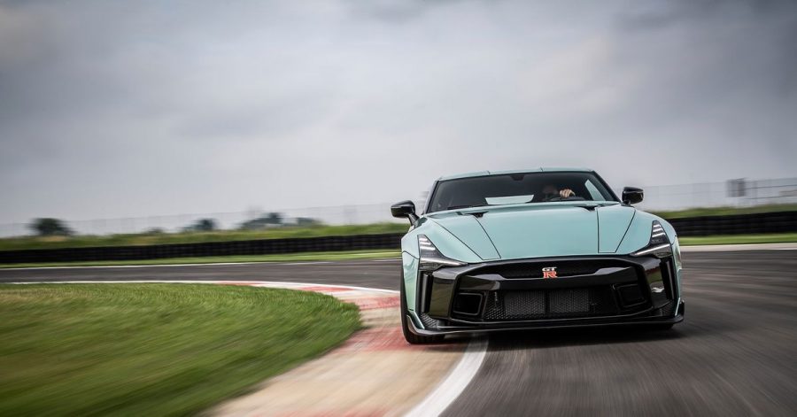Das bislang teuerste Auto von Nissan: In Kooperation mit Italdesign legen die Japaner den GT-R50 für rund 1,2 Millionen Euro auf.