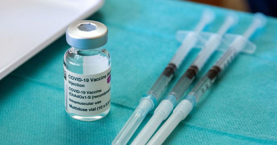 Laut WHO liegen noch keine ausreichenden Daten für mögliche Risiken einer ersten Impfdosis mit Astrazeneca und einem anderen Mittel als Zweitimpfung vor.