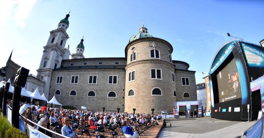 Freiluft-Übertragung der Premiere der Oper «Elektra» von R. Strauss 2020 in Salzuburg.