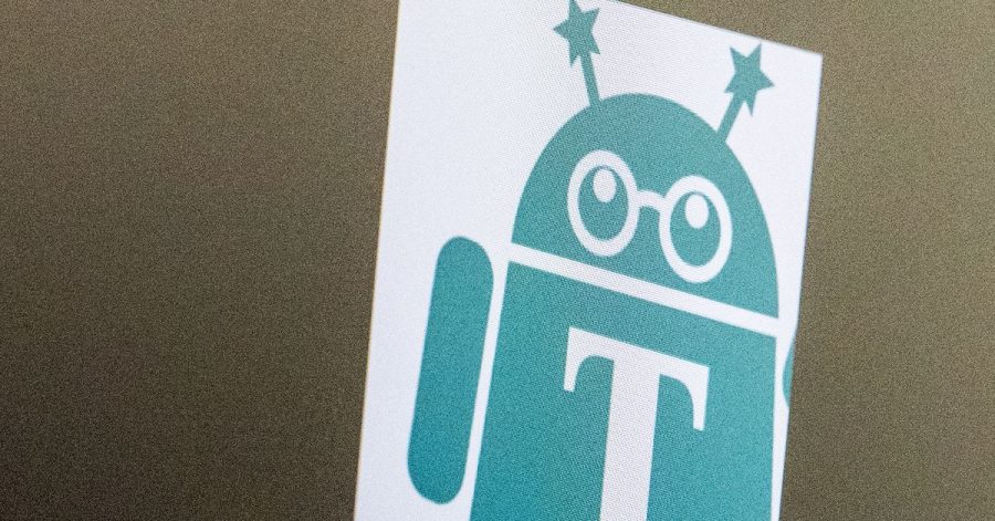Hat etwas von einem Androiden: Die «Textfee»-App liest Text aus Fotos und Dokumenten aus, damit man diesen bearbeiten oder durchsuchen kann.