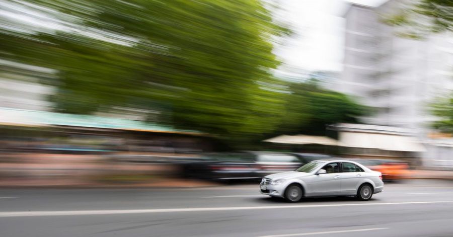 Zu schnell gefahren: Die Überarbeitung der Straßenverkehrsordnung (StVO) kommt aktuell nicht zur Anwendung.