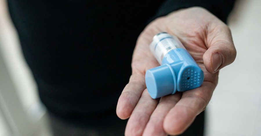 Experten beurteilen die Ergebnisse einer aktuellen Studie zur Einnahme eines Asthma-Sprays bei Covid-19 als vielversprechend.