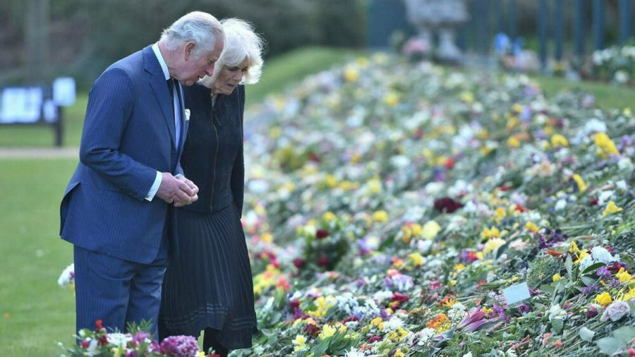 Prinz Charles und Herzogin Camilla in den Gärten von Marlborough House in London. (cos/spot)