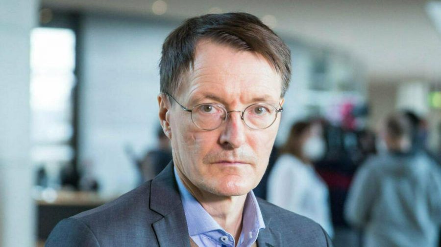 Karl Lauterbach hat seine erste Dosis AstraZeneca erhalten (stk/spot)