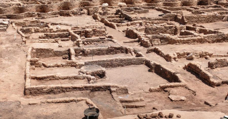 Gesamtansicht der 3000 Jahre alten Ruinen der von ägyptischen Archäologen entdeckten «verlorenen Stadt» im heutigen Luxor.