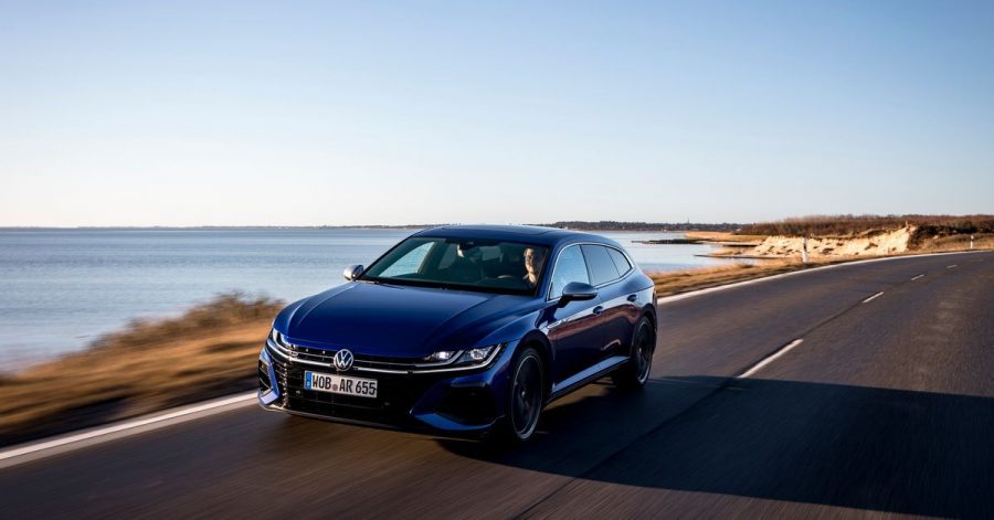 Sportler im Smoking: VW schickt den Arteon auch als besonders dynamisches R-Modell ins Rennen.