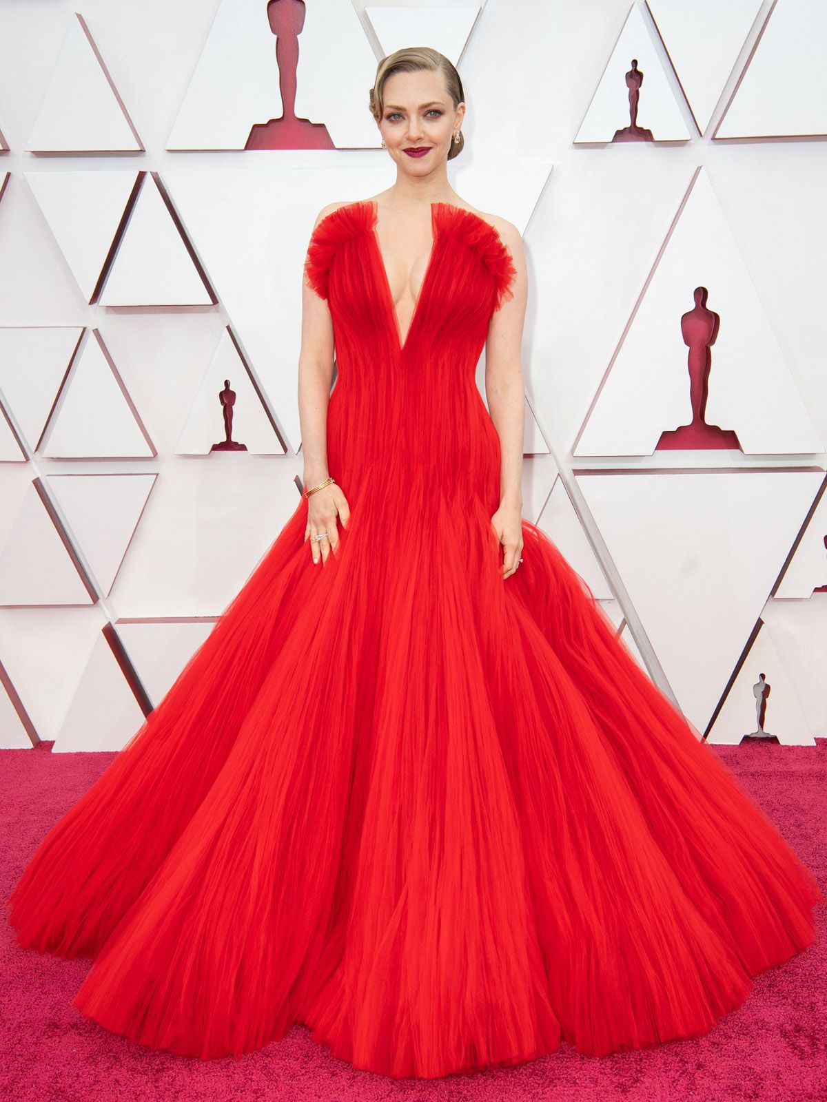 Oscars: Amanda Seyfried über ihren Armani-Look in schreiendem Rot