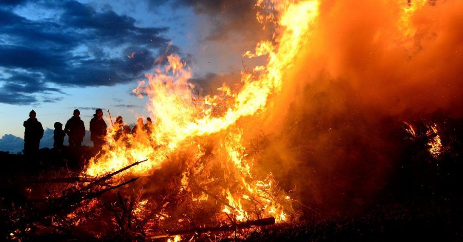 Vor Corona war das Osterfeuer in vielen Städten und Gemeinden ein fester Bestandteil des Osterwochenendes. In diesem Jahr dürfte es - zumindest im großen Rahmen - vollständig ausfallen.