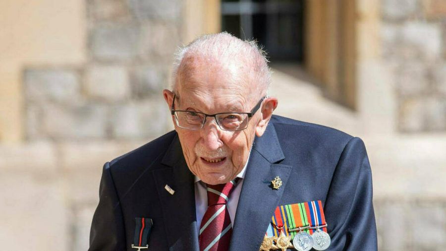 Captain Sir Tom Moore mit seinem von Königin Elisabeth II. verliehenen Ritterorden. (dr/spot)