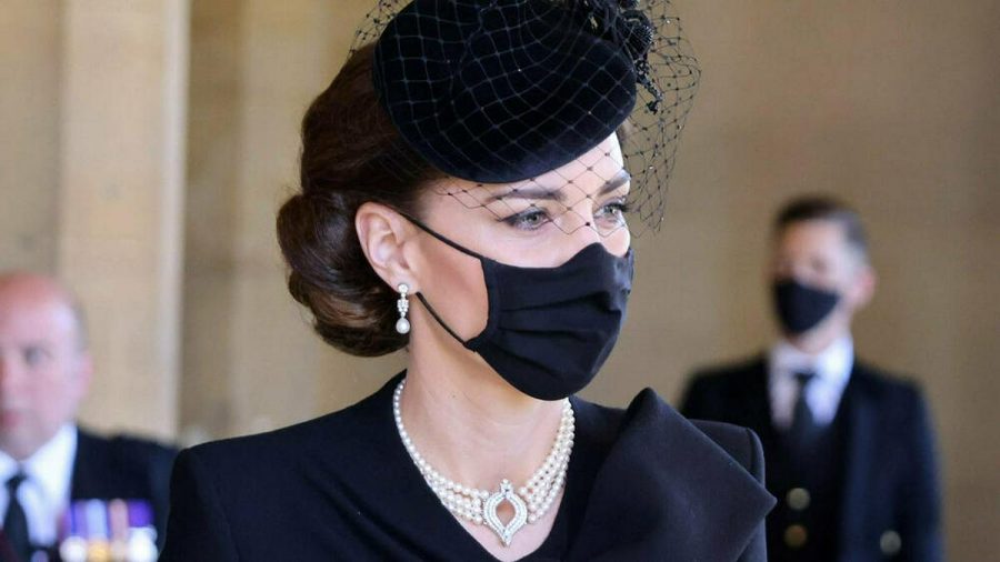 Herzogin Kate trug zur Beerdigung von Prinz Philip eine besondere Halskette. (wag/spot)