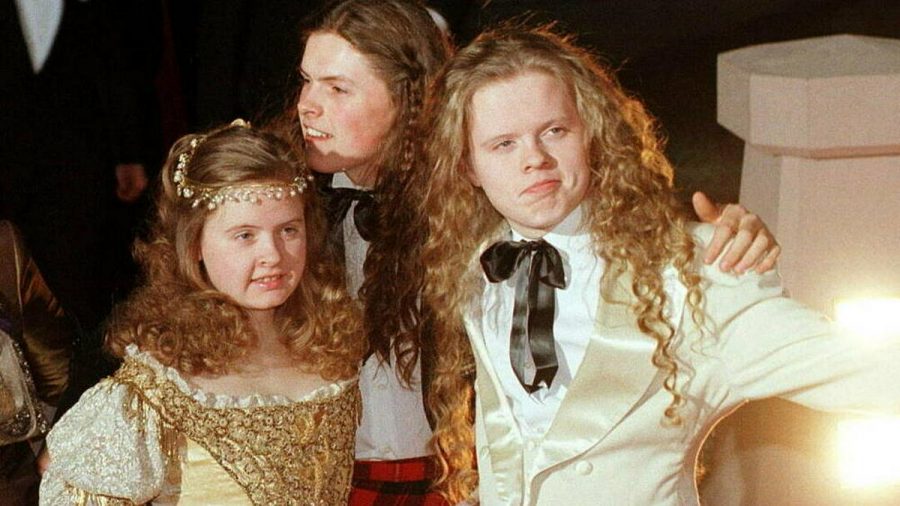 Barby, Paddy und Angelo 1998 (v.r.n.l.) auf dem roten Teppich. (mia/spot)