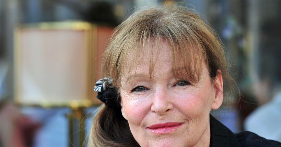 Die Schauspielerin Angelica Domröse besucht feiert ihren 80. Geburtstag.