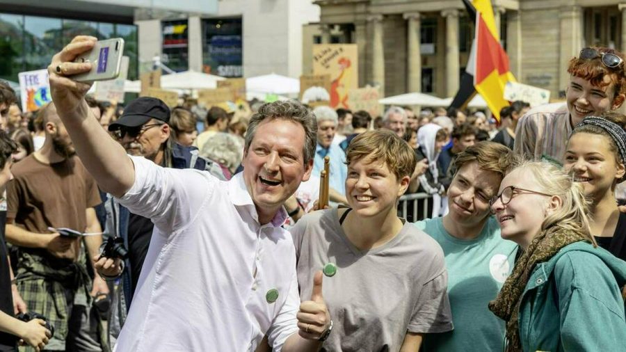Comedian Eckart von Hirschhauen ist Unterstützer von Fridays For Future. (elm/spot)