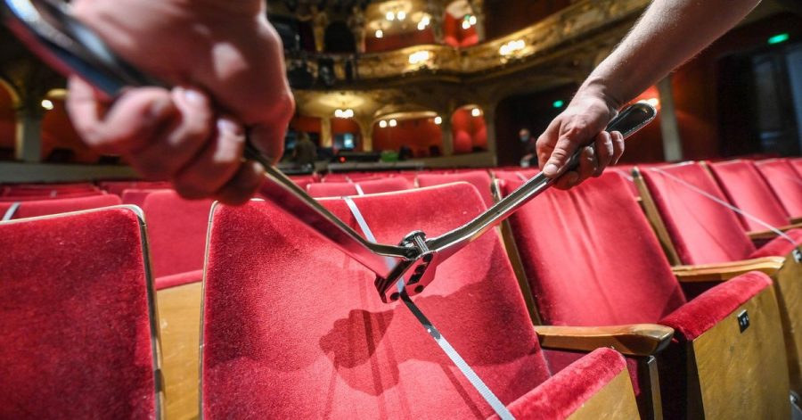 Sperrung der Sitze im Berliner Ensemble.