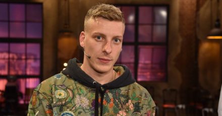 Felix Lobrecht bei der1Live Köln Comedy-Nacht XXL in der Lanxess Arena